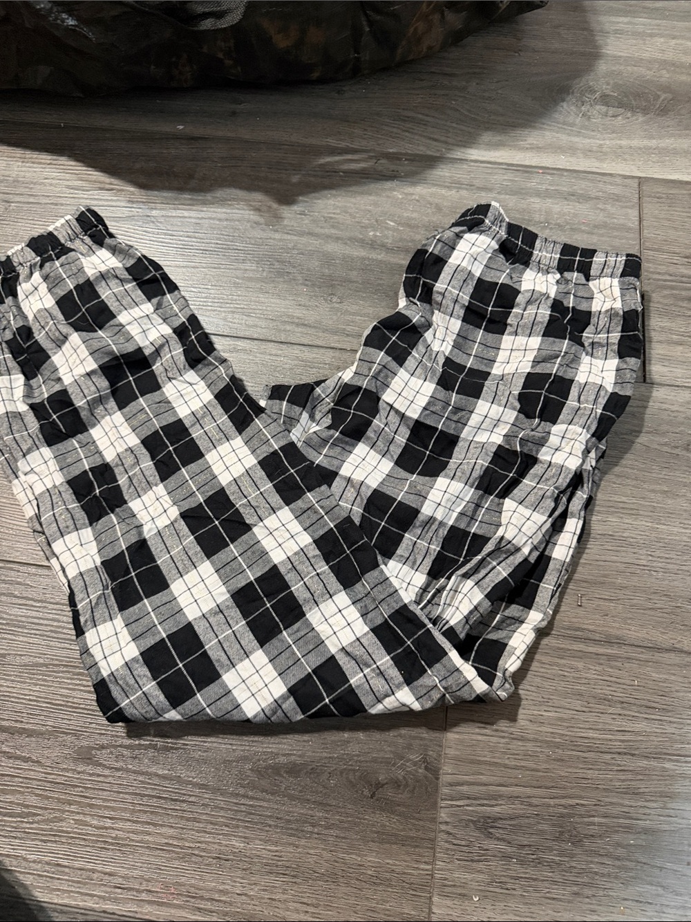 Victoria's Secret Women’s  Black & White Plaid Pajama Pants